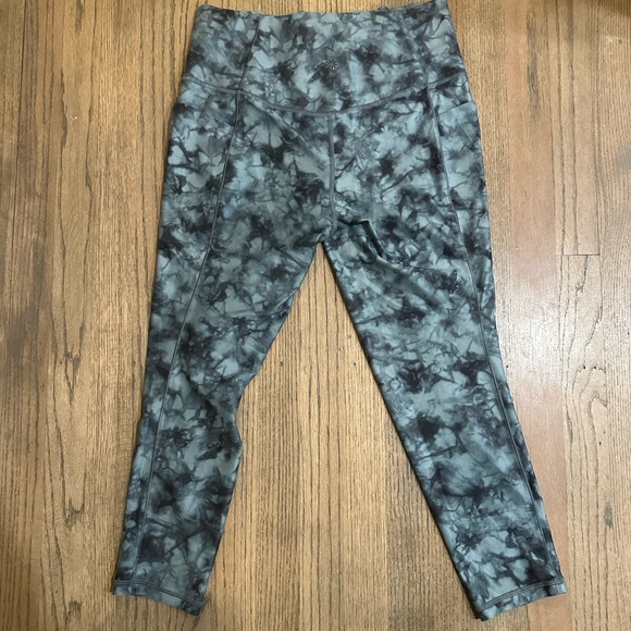 Athleta Salutation Stash Pocket Printed 7/8 Tight-Size Large - Picture 2 of 6